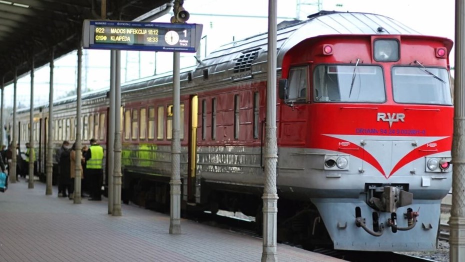 Пассажирский поезд компании LTG Link. Литва.