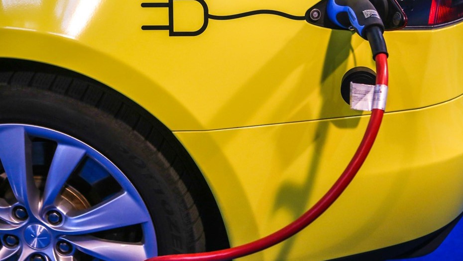 Электрический автомобиль.