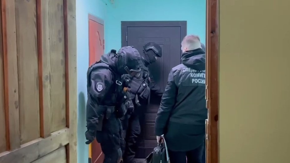 Оперативные мероприятия по задержанию фигурантов уголовного дела о взятках и злоупотреблениях в администрации Приозерского района Ленобласти.