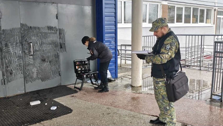 17-летний подросток напал с ножом на учительницу русского языка в Пермском крае 17-летний подросток напал с ножом на учительницу русского языка в Пермском крае