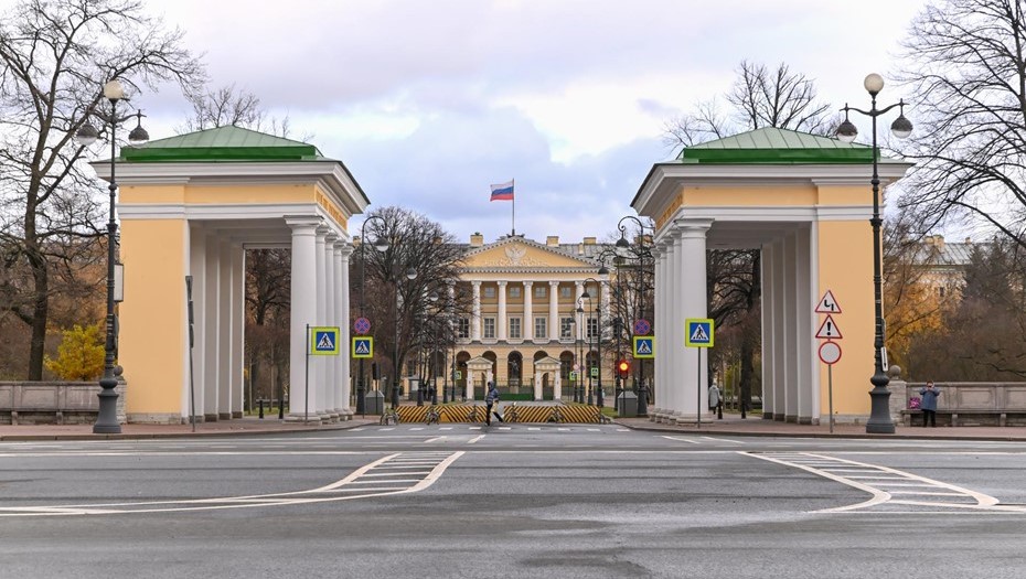 Смольный. Смольный.