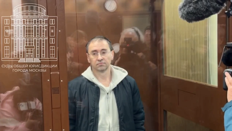 Журналиста "Новой газеты" Олега Ролдугина арестовали за распространение персональных данных Журналиста "Новой газеты" Олега Ролдугина арестовали за распространение персональных данных