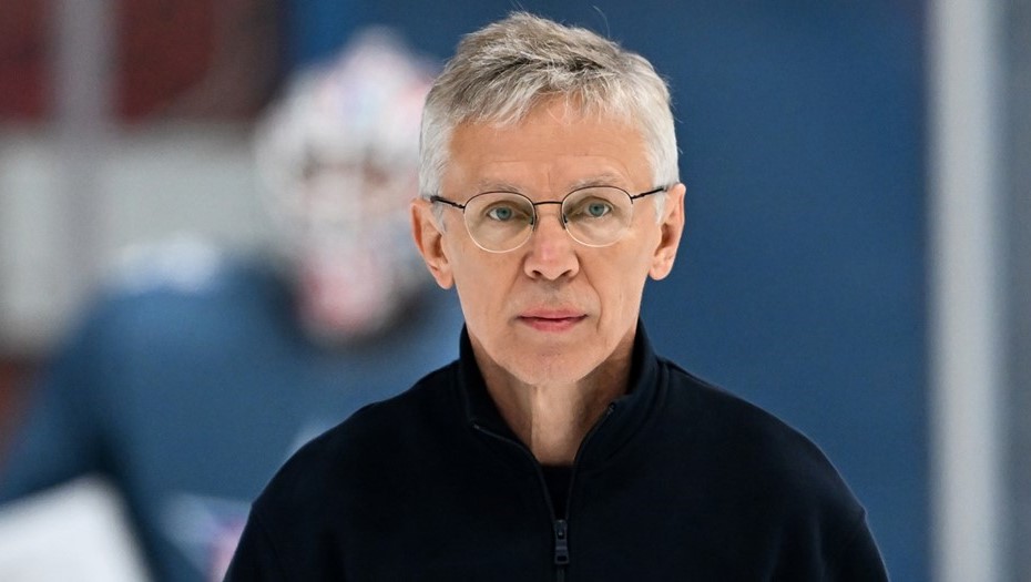 Главный тренер хоккейного клуба СКА Игорь Ларионов