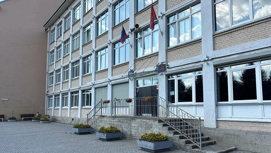 Школа номер 238 Адмиралтейского района Петербурга, где ученица пострадала от запуска петарды на уроке.