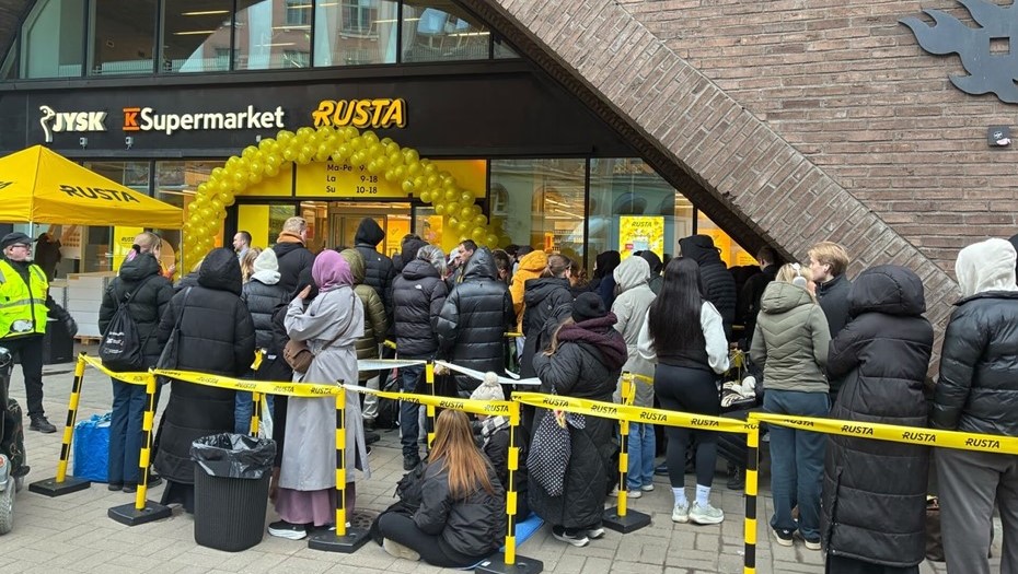 Очередь к магазину Rusta 15 апреля 2026 года. Хельсинки, Финляндия. Очередь к магазину Rusta 15 апреля 2026 года. Хельсинки, Финляндия.