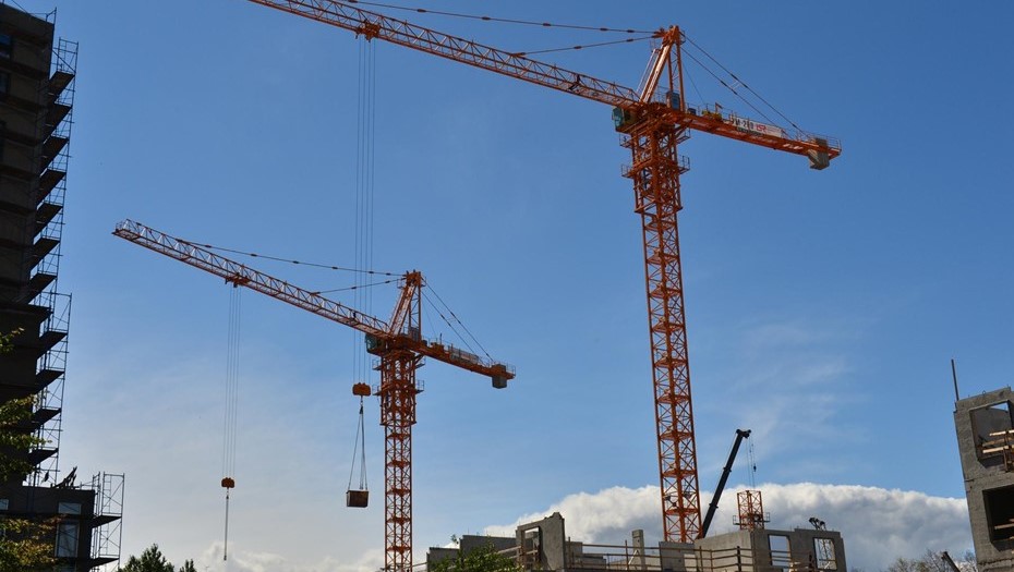 Финская строительная компания YIT сократит почти сотню рабочих мест в Финляндии.