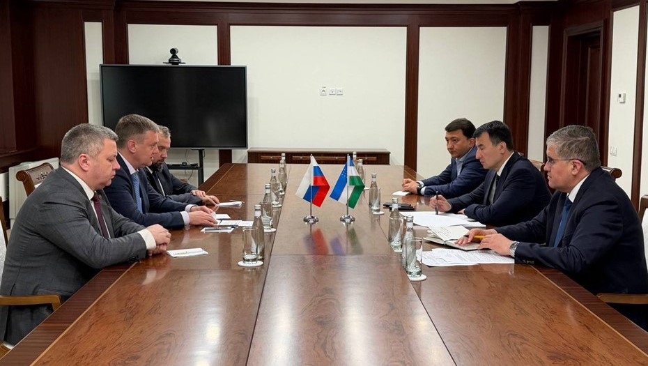 Переговоры петербургской делегации с коллегами из Узбекистана на выставке "Иннопром. Центральная Азия"