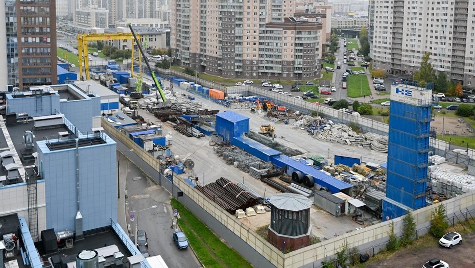 Строительство станции метро "Богатырская"  на улица Туристская.