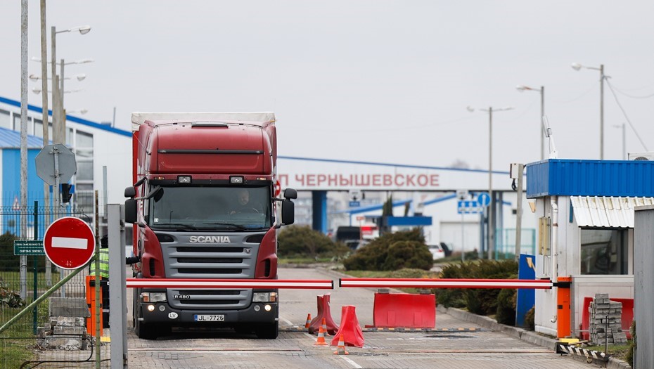 Большегрузный автомобиль на МАПП Чернышевское на границе с Литвой. Калининградская область.