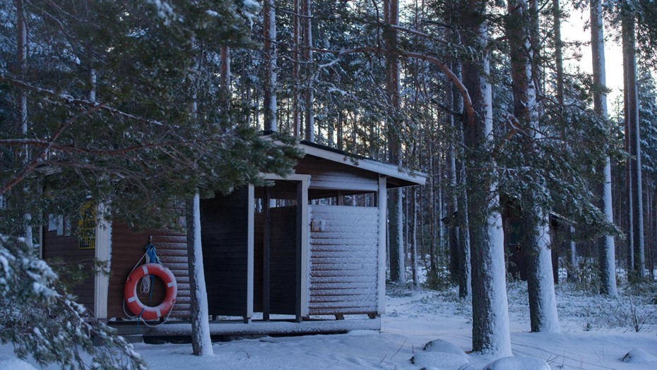 Летний домик в зимней Финляндии.