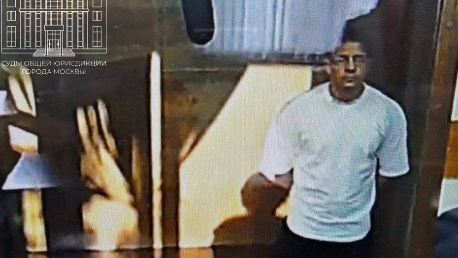 Адвокат Адександр Карабанов во время избрания меры пресечения в Замоскворецком райсуде Москвы по делу о мошенничестве в особо крупном размере, май 2026 года.