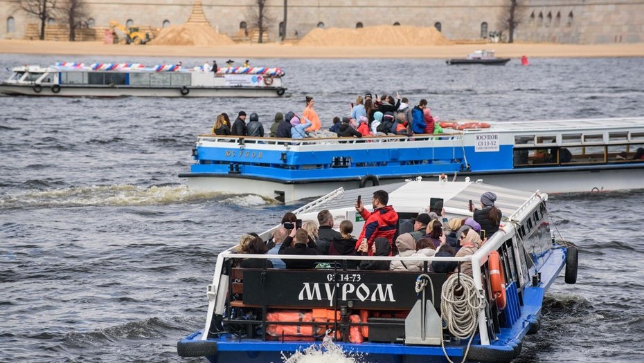 Открытие туристического сезона в Петербурге.