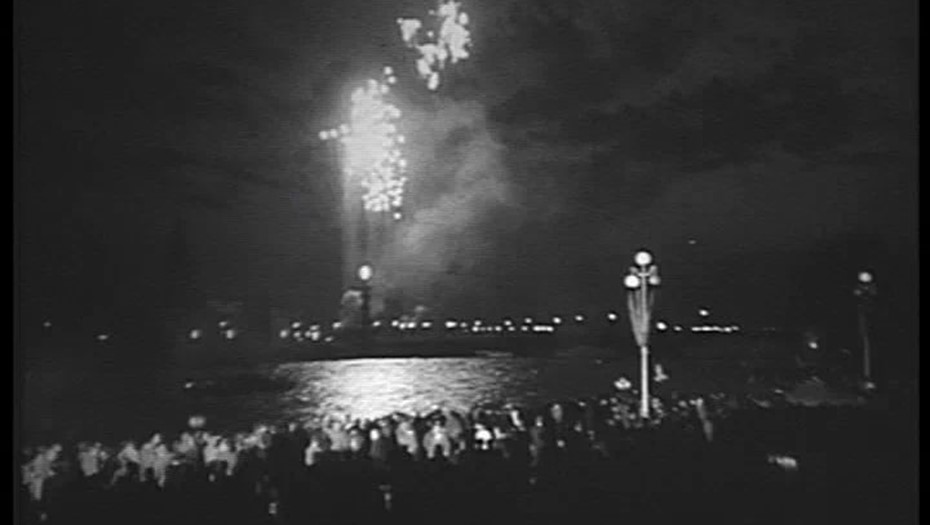 Праздник выпускников "Алые паруса" в Петербурге, 1969 год 