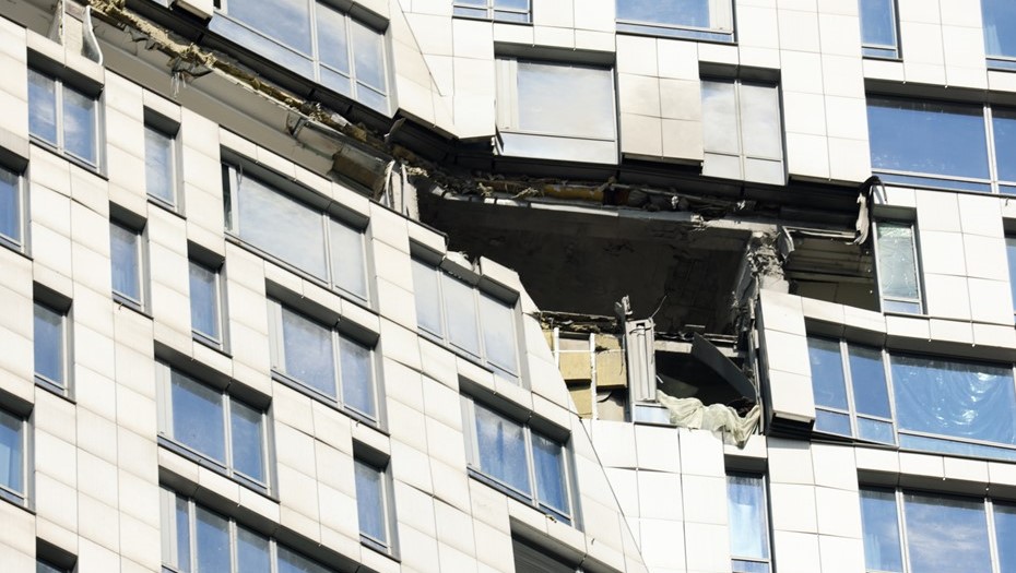 Последствия атаки БПЛА в Москве.