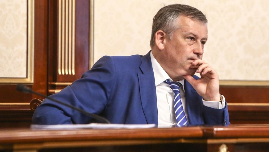 Губернатор Ленинградской области Александр Дрозденко. Губернатор Ленинградской области Александр Дрозденко.