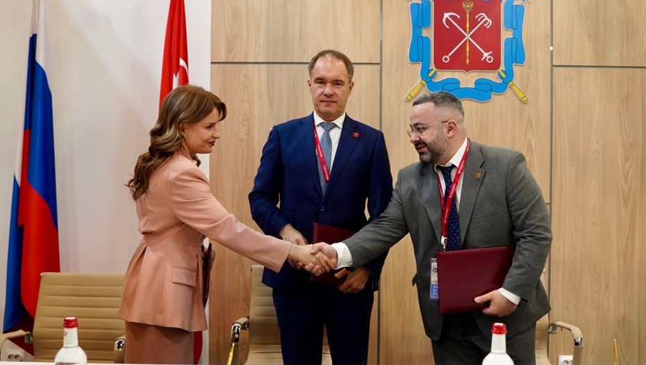 Подписание соглашения на полях ПМЭФ-2026 между КППИТ, ОЭЗ "Санкт-Петербург" и инвестором

