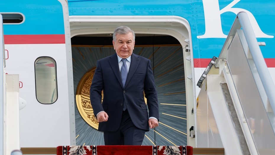 Президент Узбекистана Шавкат Мирзиёев прилетел на ПМЭФ в Петербург