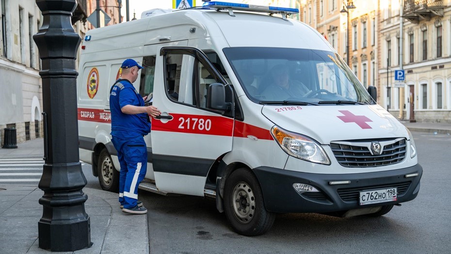 В Петербурге три человека пострадали при утренней атаке БПЛА 