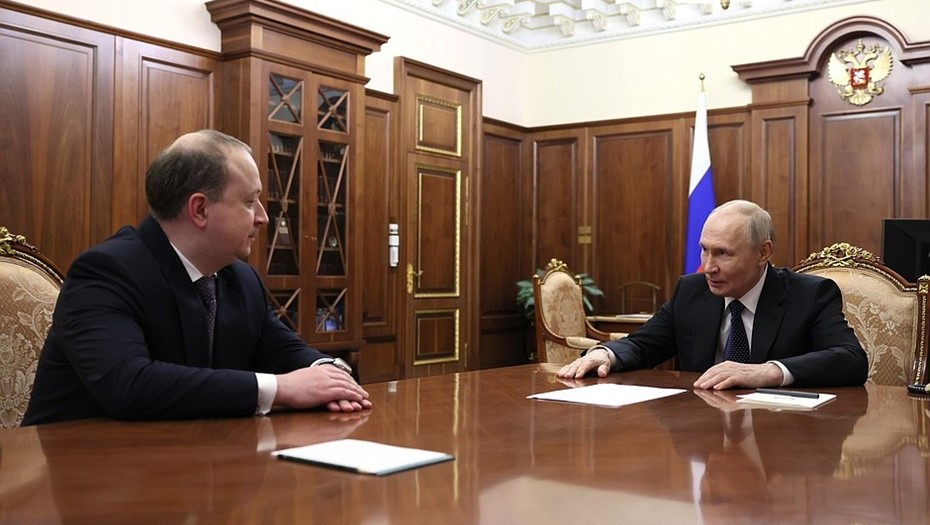 Президент Путин выслушал доклад от главы ОСК Андрея Пучкова Президент Путин выслушал доклад от главы ОСК Андрея Пучкова