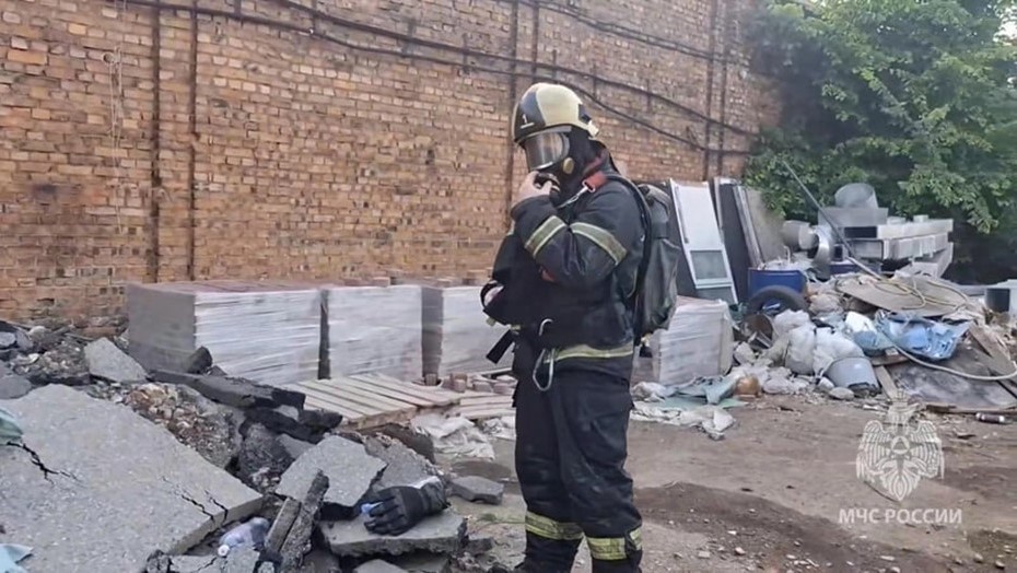 Последствия пожара на Минеральной улице возле Финляндского вокзала в Петербурге.