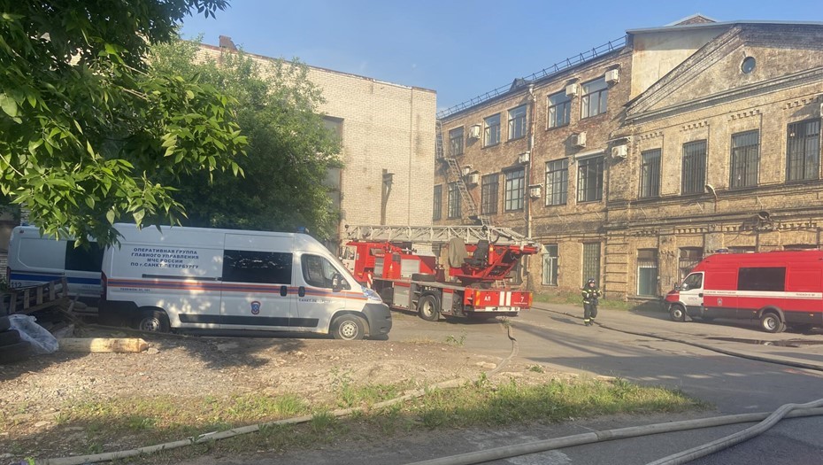 Два человека погибли в пожаре у Финляндского вокзала Два человека погибли в пожаре у Финляндского вокзала