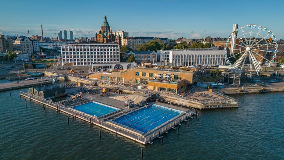 Спа-комплекс с бассейнами под открытым небом Allas Pool. Хельсинки, Финляндия. Спа-комплекс с бассейнами под открытым небом Allas Pool. Хельсинки, Финляндия.