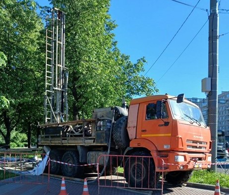 Бурение скважин для коричневой ветки Бурение скважин для коричневой ветки