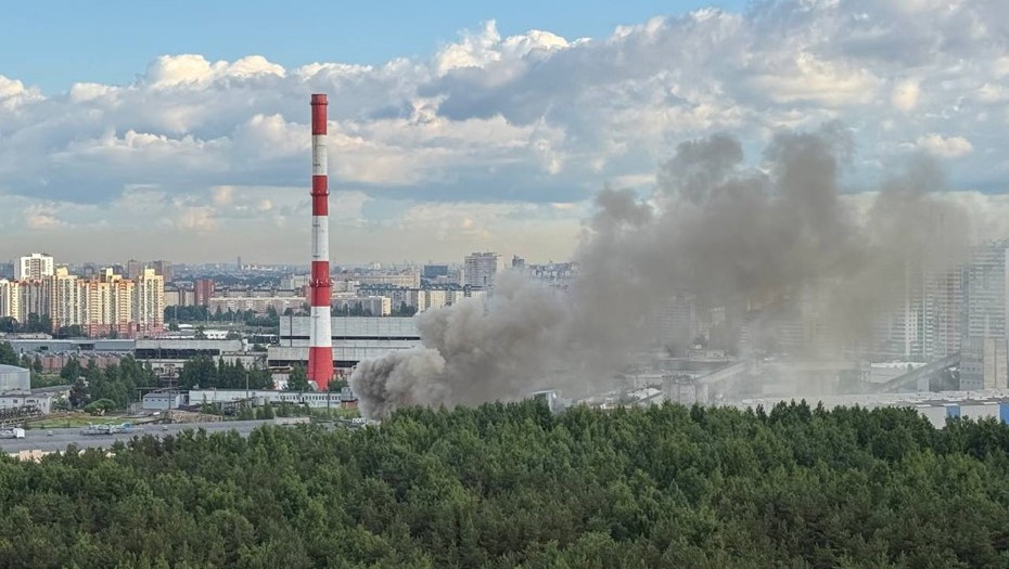 В Приморском районе заметили столб дыма 