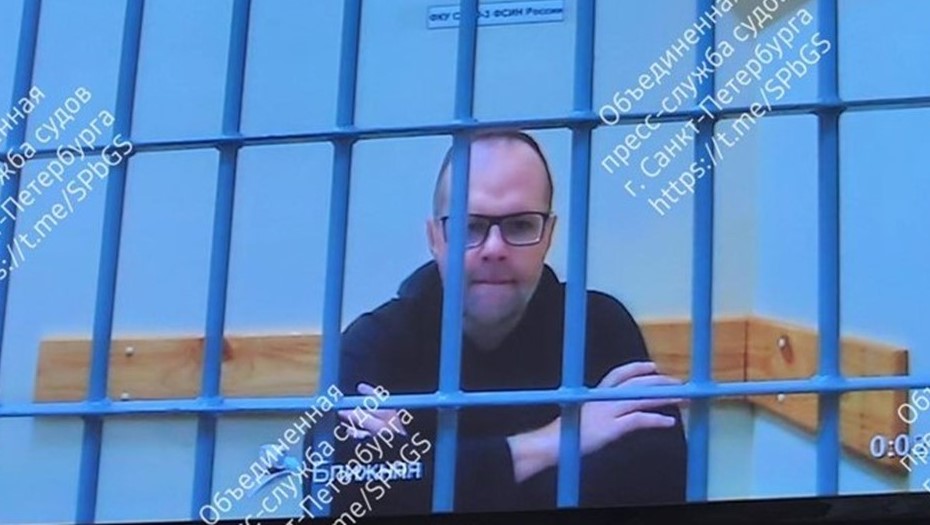 Осуждённый за превышение полномочий бывший начальник управления уголовного розыска ГУ МВД по Петербургу и Ленобласти Олег Колесников. Осуждённый за превышение полномочий бывший начальник управления уголовного розыска ГУ МВД по Петербургу и Ленобласти Олег Колесников.