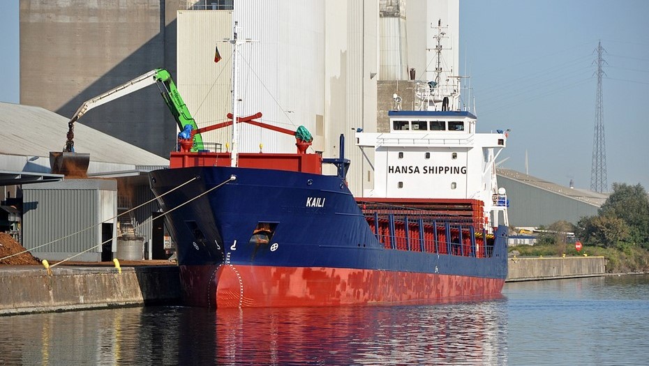 Сухогруз Kaili эстонской судоходной компании Hansa Shipping. Сухогруз Kaili эстонской судоходной компании Hansa Shipping.