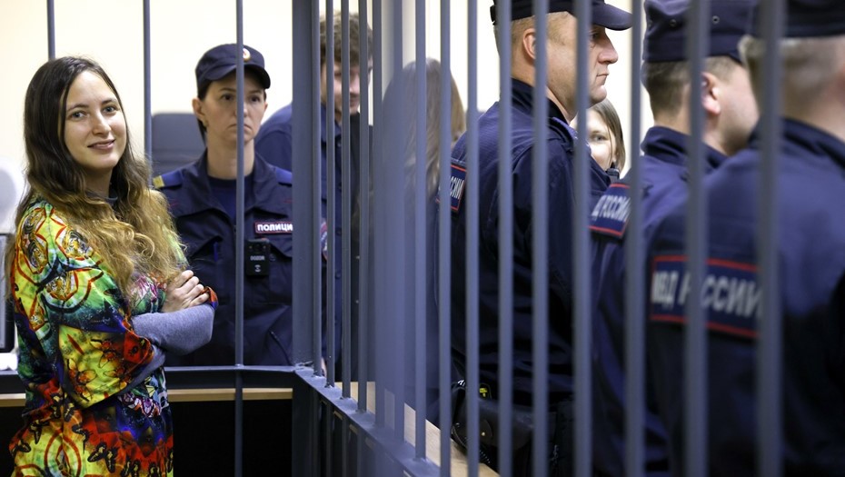Суд Петербурга привлёк к административной ответственности художницу Скочиленко