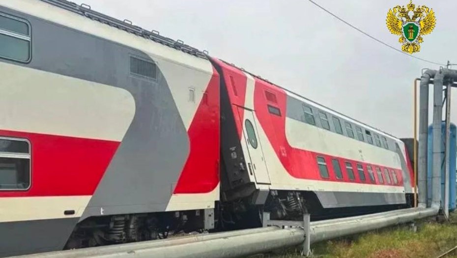 Последствия схода с рельсов вагона двухэтажного поезда на территории пассажирского вагонного депо Санкт-Петербург-Пассажирский-Московский. Последствия схода с рельсов вагона двухэтажного поезда на территории пассажирского вагонного депо Санкт-Петербург-Пассажирский-Московский.