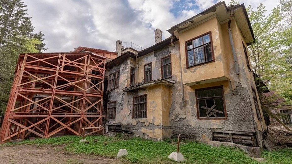 Историческая дача Фаберже в посёлке Парголово. Историческая дача Фаберже в посёлке Парголово.