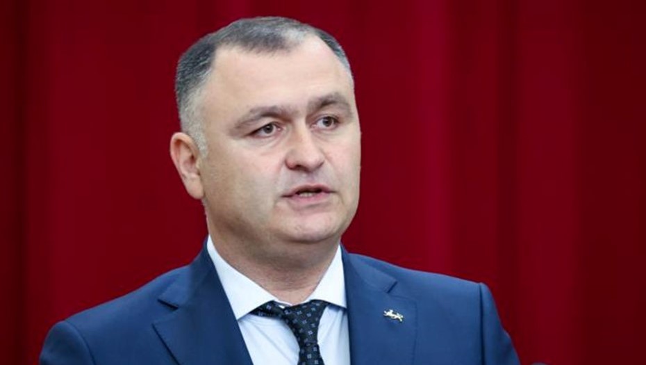 Президент Южной Осетии Алан Гаглоев перешёл на должность советника президента РФ Президент Южной Осетии Алан Гаглоев перешёл на должность советника президента РФ