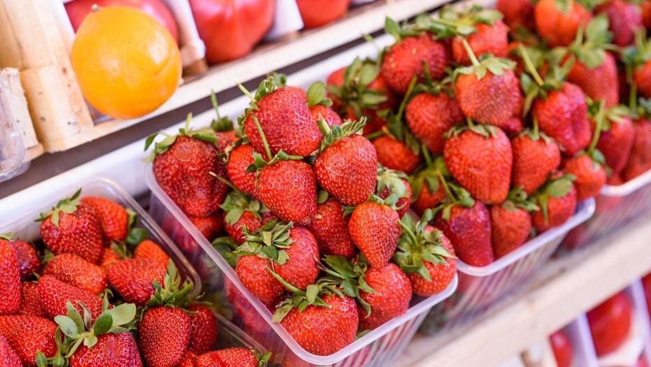 Продажа клубники. Продажа клубники.