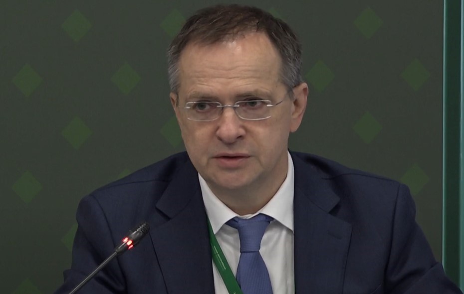 Мединский напомнил, что старый курс обществознания называли "общагой" Мединский напомнил, что старый курс обществознания называли "общагой"