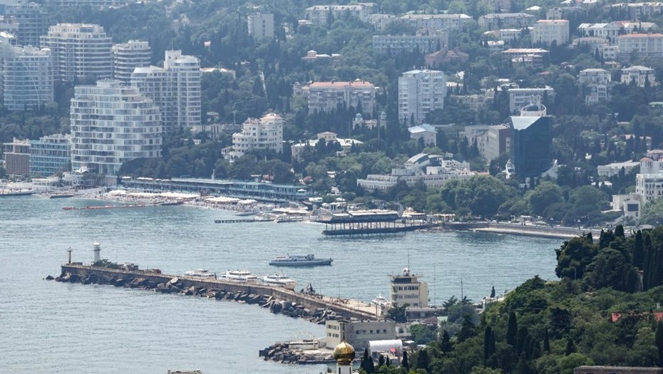В Крыму и Севастополе ввели режим ЧС регионального характера